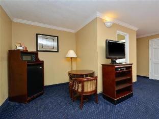 Inn At Bayshore San Mateo Room photo